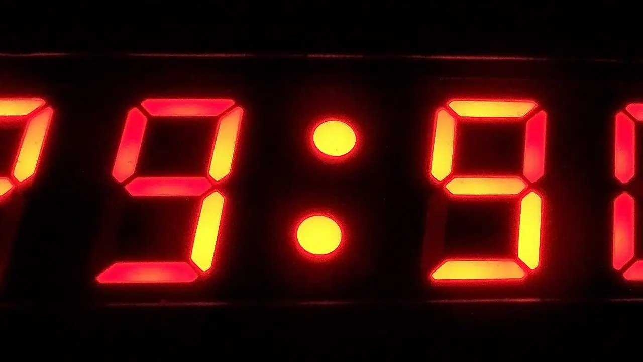 Clocks Fall Back Nov 1: Fix Devices Showing Wrong Time